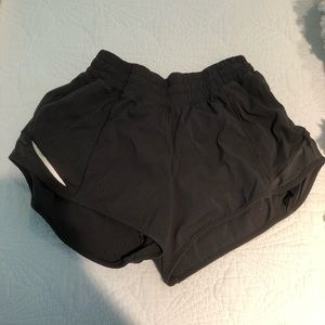 Lululemon Hotty Hot Short 2.5”